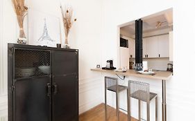 Guestready - Lovely Bright Flat With Private Patio